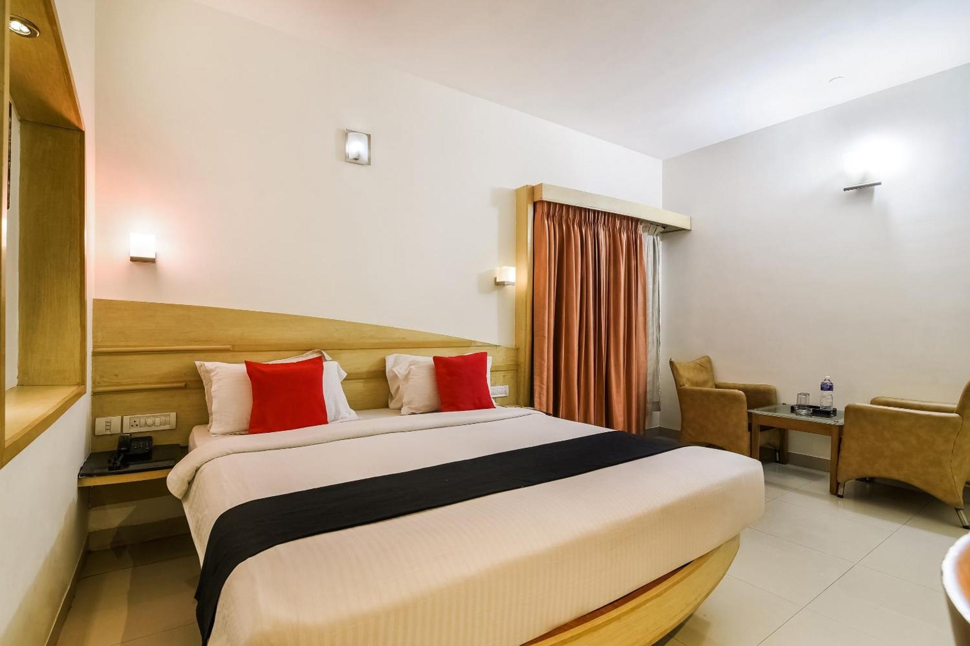 Capital O 37664 Hotel Grand Plaza Coimbatore Esterno foto