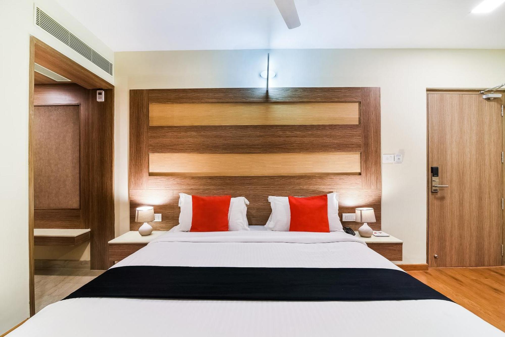 Capital O 37664 Hotel Grand Plaza Coimbatore Esterno foto