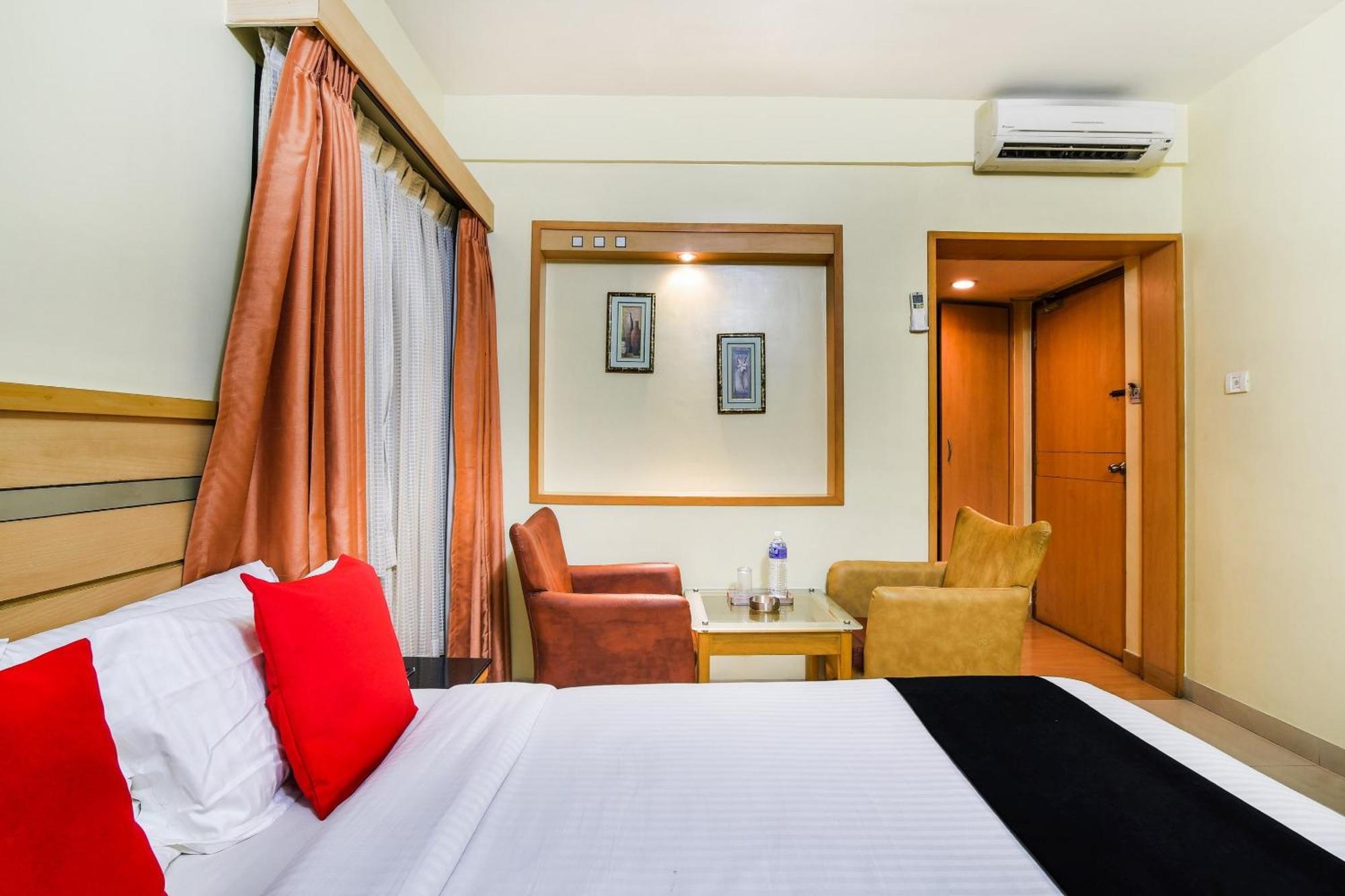 Capital O 37664 Hotel Grand Plaza Coimbatore Esterno foto