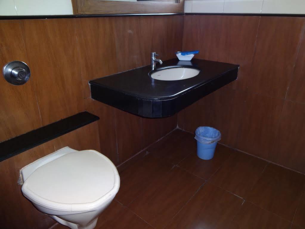Capital O 37664 Hotel Grand Plaza Coimbatore Esterno foto