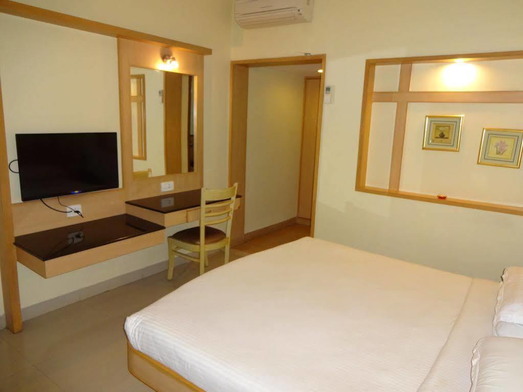 Capital O 37664 Hotel Grand Plaza Coimbatore Esterno foto