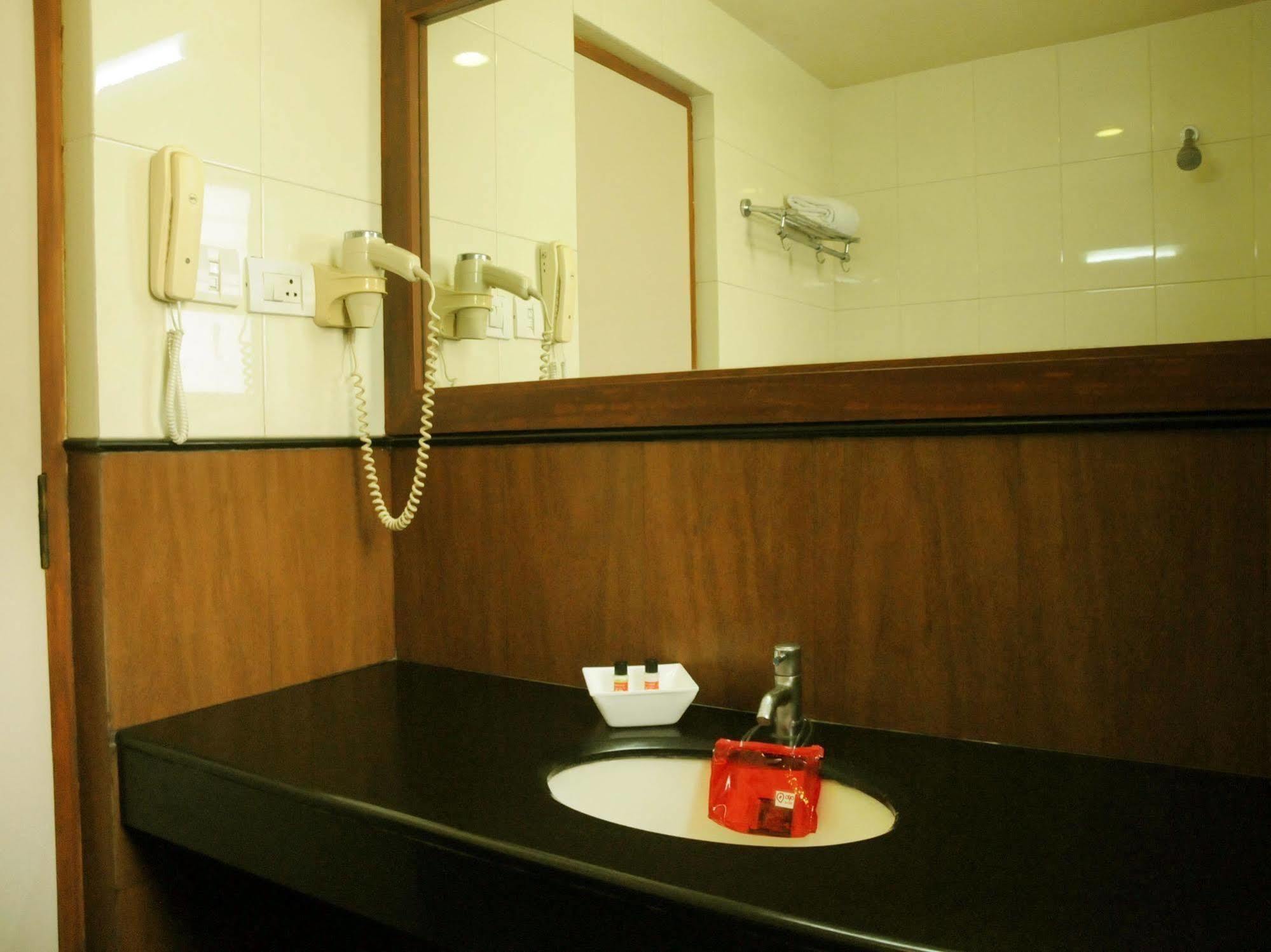 Capital O 37664 Hotel Grand Plaza Coimbatore Esterno foto